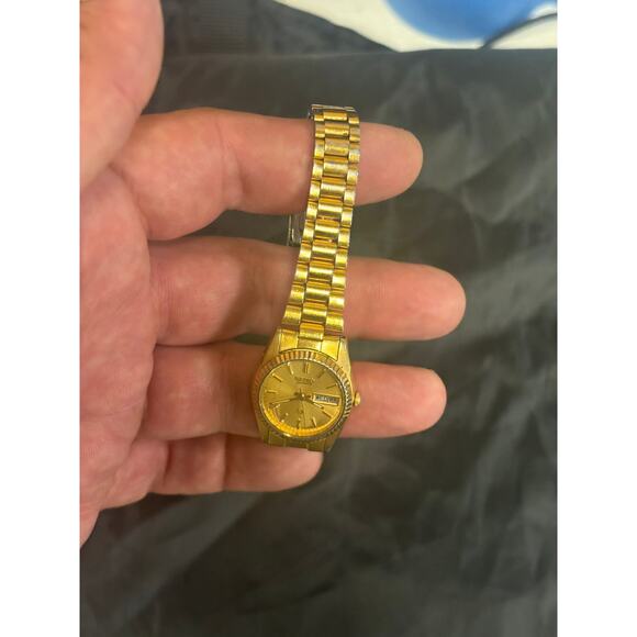 Seiko 2A23-0039 Gold Tone Women’s Watch! New Battery.